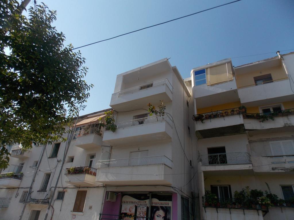 Linda Home Sarandë Exteriör bild