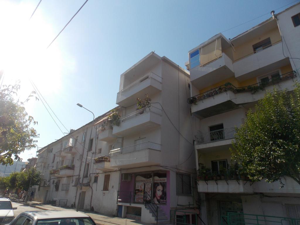 Linda Home Sarandë Exteriör bild