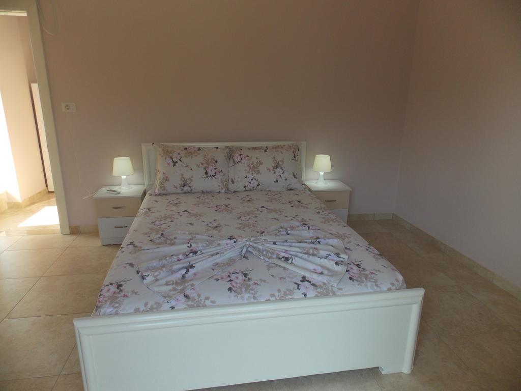 Linda Home Sarandë Exteriör bild